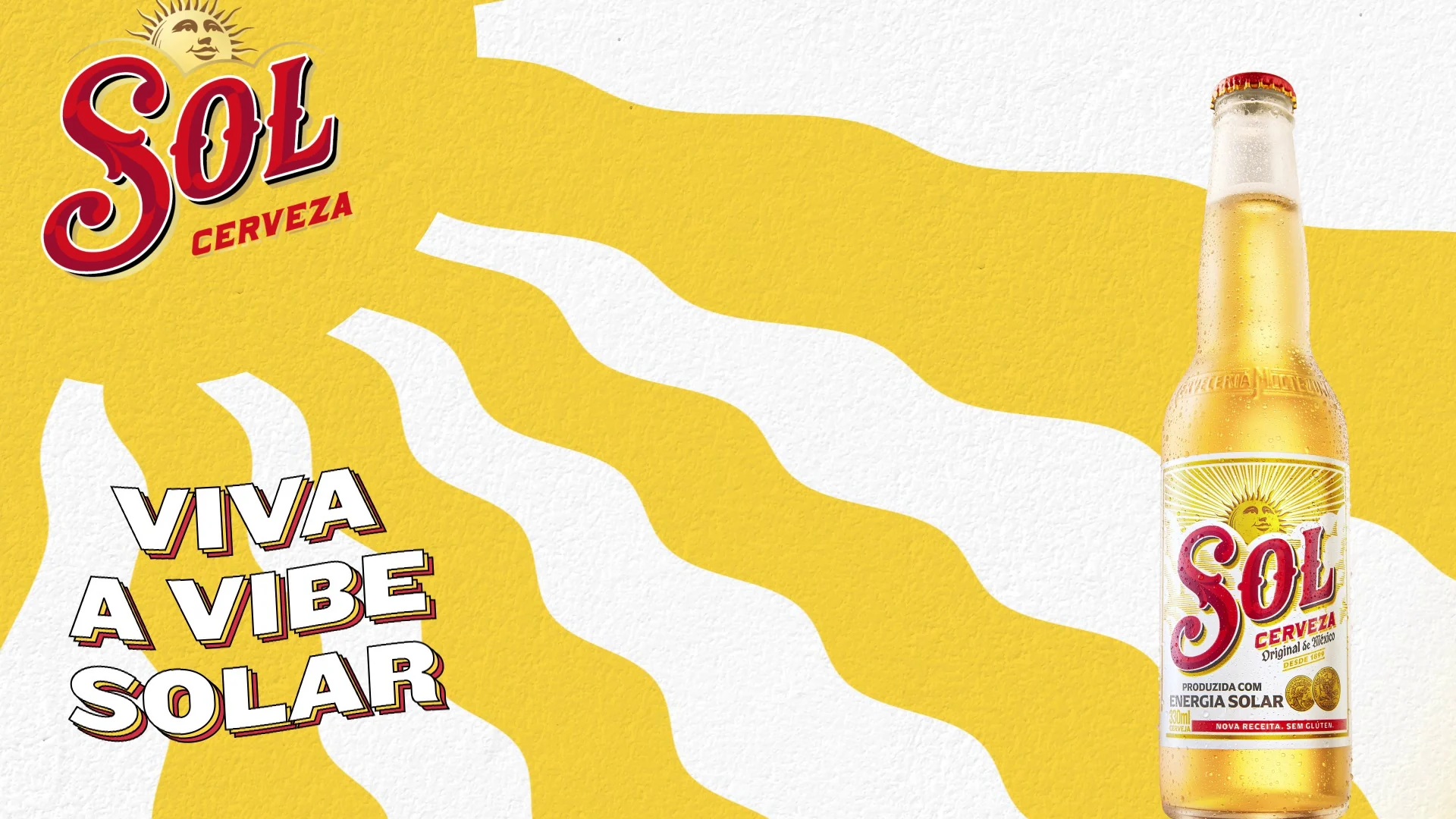 Cartela amarela com ondas brancas, o logo Sol Cerveja, a garrafa à direita e o texto "Viva a vibe solar".